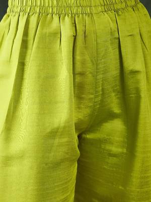 green floral embroidered v-neck kurta with trousers 3