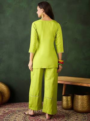 green floral embroidered v-neck kurta with trousers 5