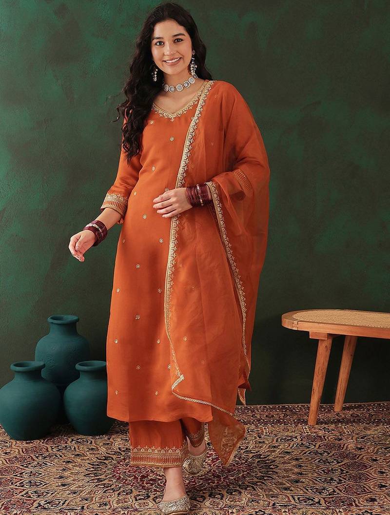 floral embroidered zari straight kurta & trouser with dupatta