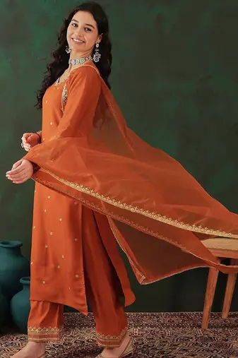 floral embroidered zari straight kurta & trouser with dupatta