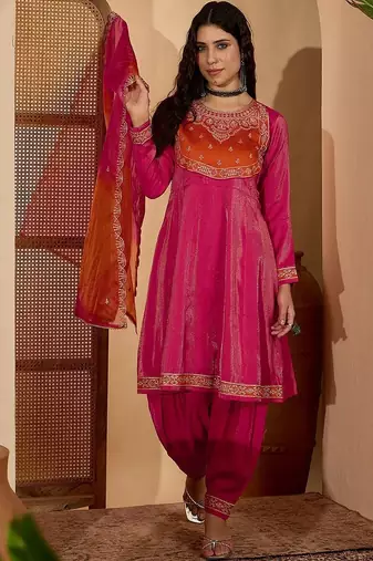 ethnic motifs embroidered round neck sequinned kurta with patiala & dupatta