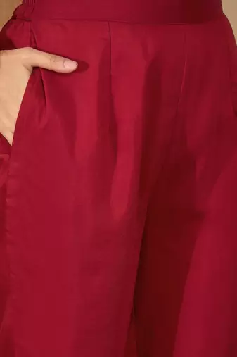 embroidered round neck kurta & trousers with dupatta