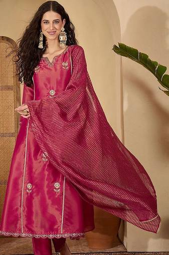 women magenta sequence embroidered kurta set