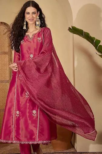 women magenta sequence embroidered kurta set