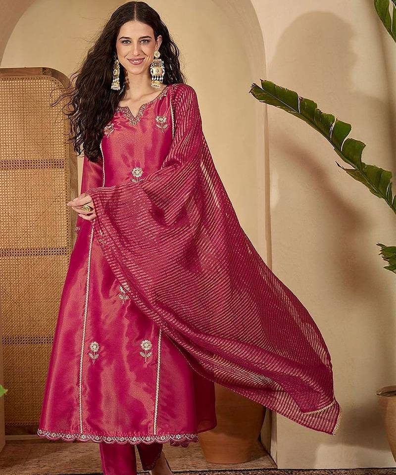 women magenta sequence embroidered kurta set