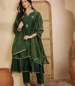embroidered round neck kurta & trousers with dupatta
