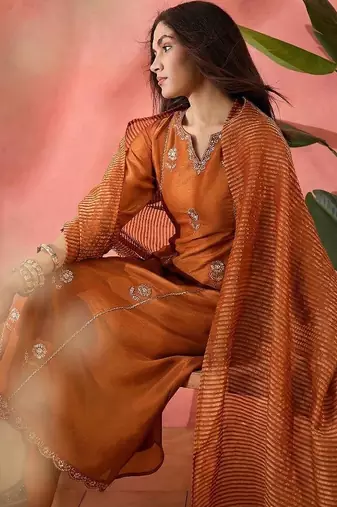 embroidered round neck kurta & trousers kurta sets