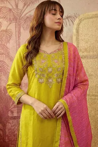embroidered sweetheart neck kurta & palazzos with dupatta