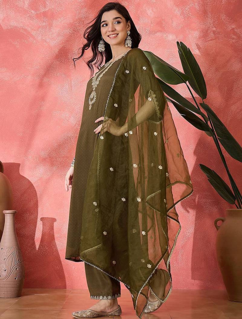 women ethnic motifs yoke design regular sequinned kurta set