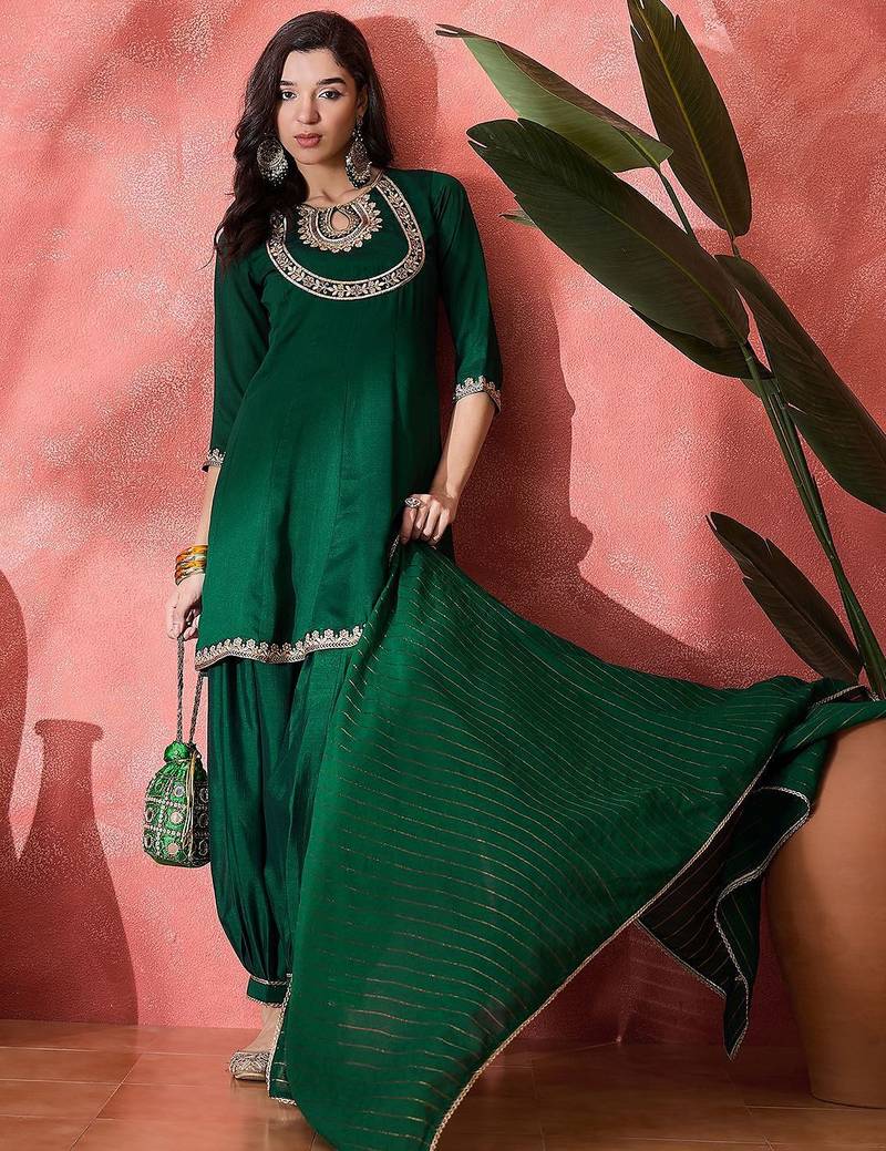 women solid kurta with salwar & dupatta