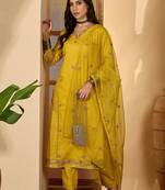 women floral embroidered kurta with trousers & dupatta
