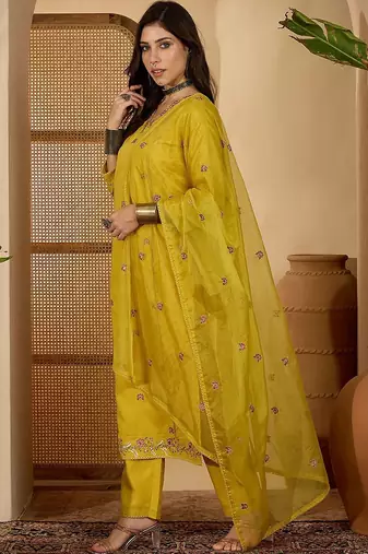 women floral embroidered kurta with trousers & dupatta