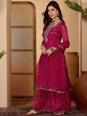 women floral embroidered kurta with palazzos & dupatta 5