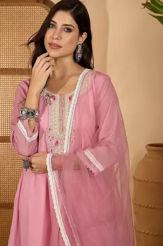 Yoke design poly crepe v-neck kurta & trousers with dupatta