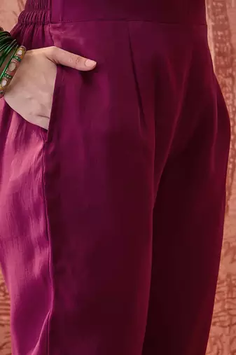 embroidered round neck kurta & trousers kurta sets