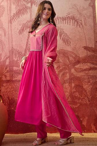 woven design v-neck kurta & trousers kurta set