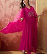 embroidered kurta & trousers with dupatta