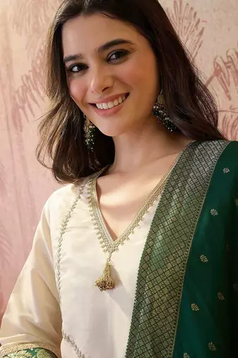 embroidered v-neck kurta & trousers with dupatta