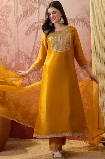embroidered v-neck kurta trousers & dupatta