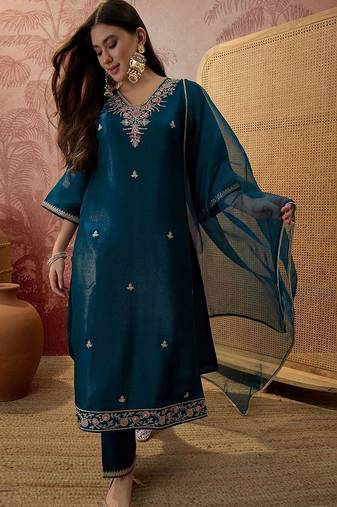 embroidered kurta & trousers with dupatta
