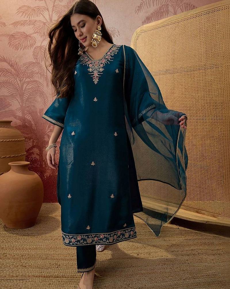 embroidered kurta & trousers with dupatta