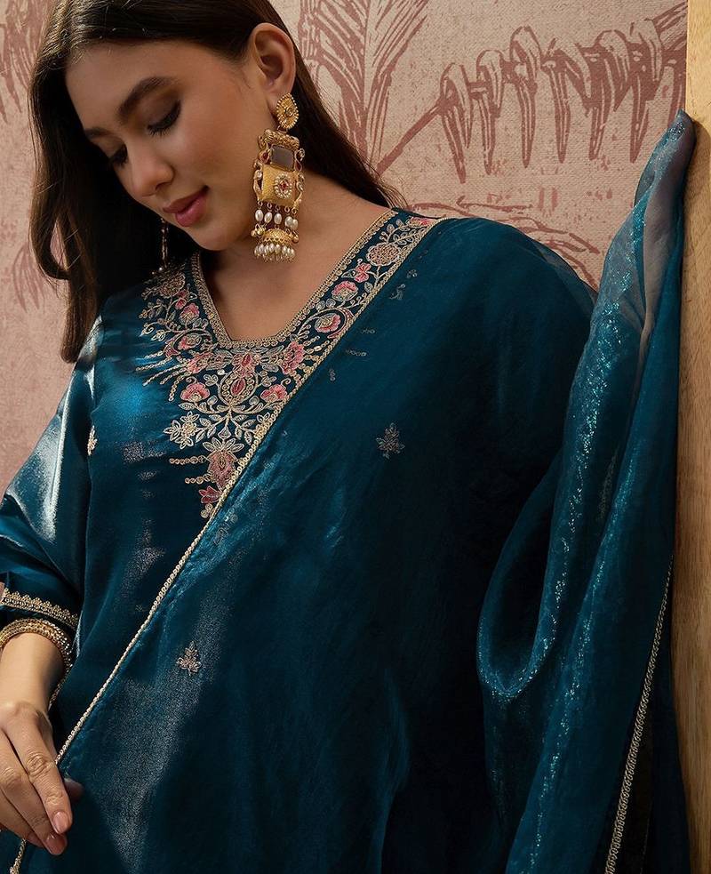 embroidered v-neck kurta & trousers with dupatta