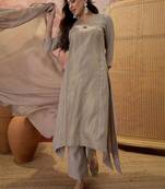 embroidered round-neck kurta & trousers with dupatta