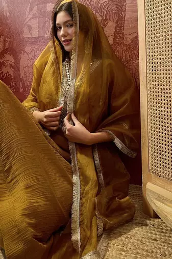 embroidered v-neck kurta & trousers with dupatta
