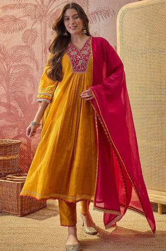 embroidered kurta set