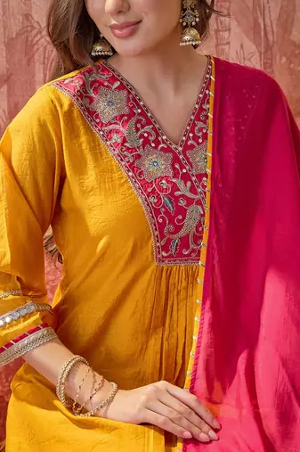 embroidered kurta set