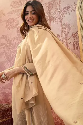 women ethnic motifs embroidered regular thread work kurta with trousers & with dupatta