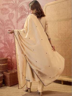 women ethnic motifs embroidered regular thread work kurta with trousers & with dupatta 5