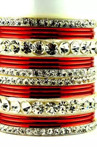 Metel Churi Set Red Colour