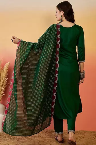 floral embroidered notch neck panelled straight kurta & trousers with dupatta