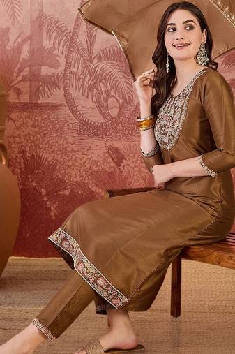 embroidered round neck kurta & trousers kurta set