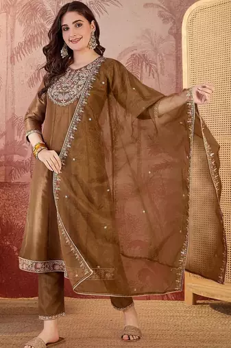 embroidered round neck kurta & trousers kurta set