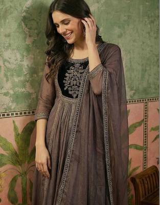 embroidered poly chiffon round neck kurta sets 1