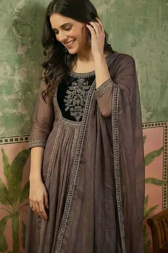 embroidered poly chiffon round neck kurta sets