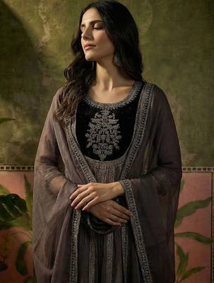 embroidered poly chiffon round neck kurta sets 2