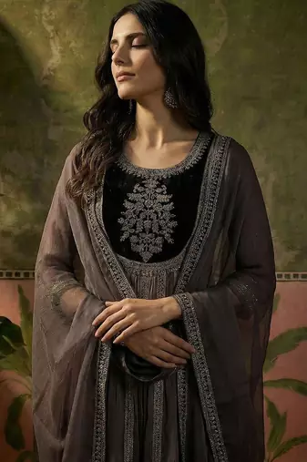 embroidered poly chiffon round neck kurta sets