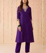 zari sequence embroidered v-neck kurta & trousers
