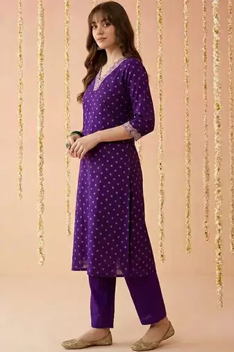 zari sequence embroidered v-neck kurta & trousers