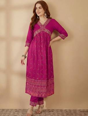 women ethnic motifs printed empire kurta with trousers 3