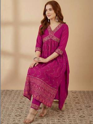 women ethnic motifs printed empire kurta with trousers 5