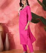 women floral embroidered kurta with trousers