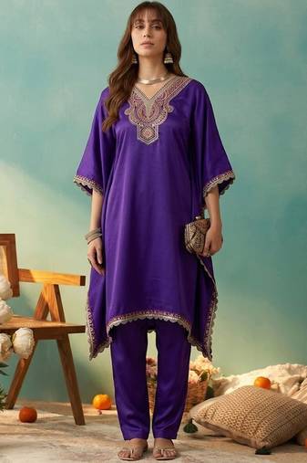 thread embroidered v-neck kurta & trousers