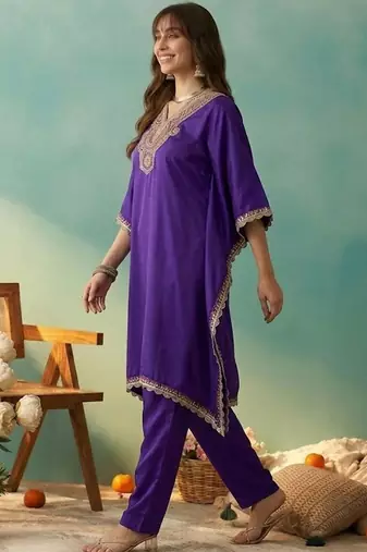 thread embroidered v-neck kurta & trousers