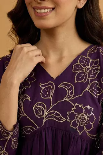 embroidered poly crepe v-neck kurta & trousers