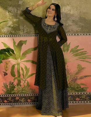 embroidered a-line kurta with skirt 3