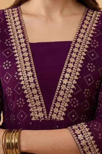 zari sequence embroidered v-neck kurta & trousers with dupatta